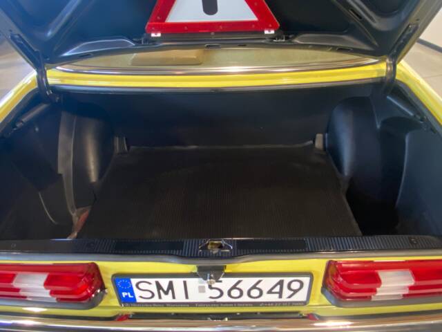 Mercedes-Benz 200 D