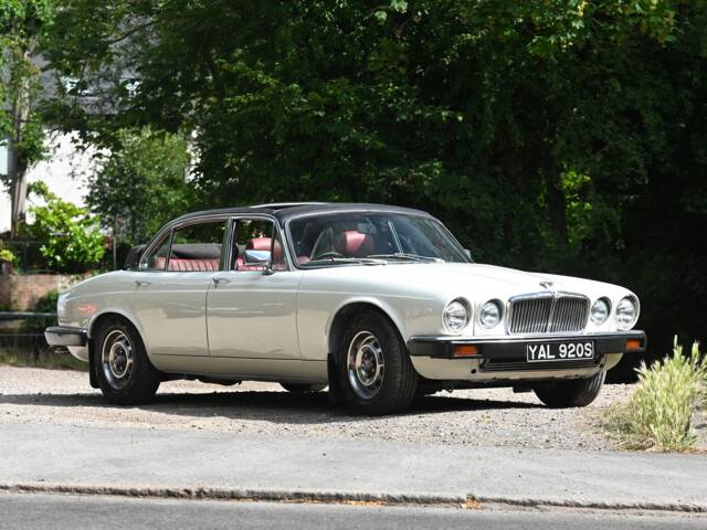Bild 1/20 von Jaguar XJ 6 L 4.2 (1978)