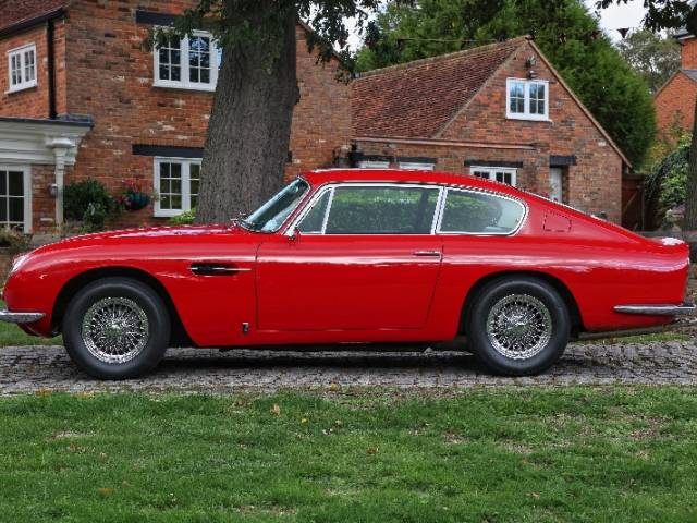 Aston Martin DB 6 Vantage