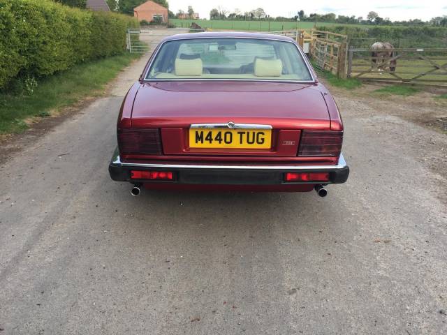 Jaguar XJ 40 3.2