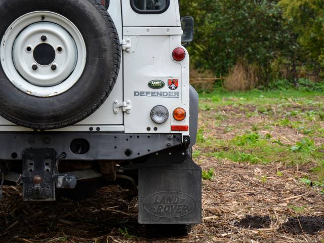 Land Rover Defender 110