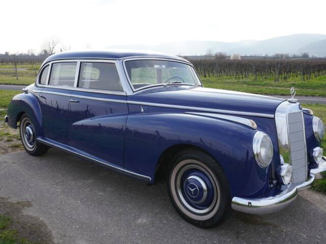 Mercedes-Benz 300