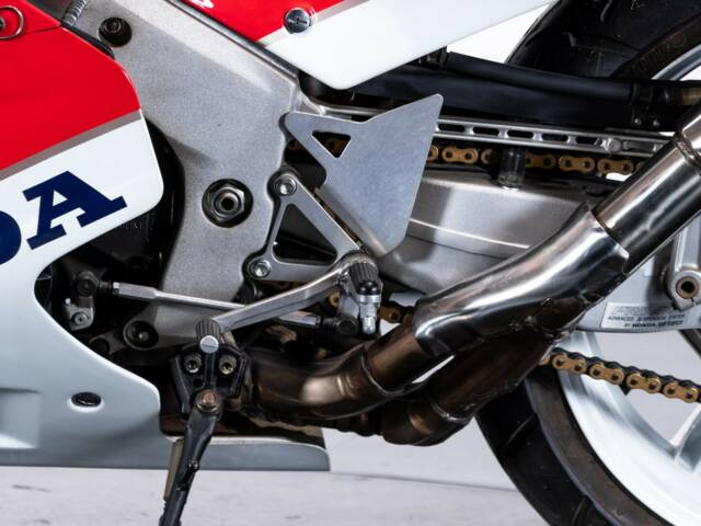 Honda VFR 750R RC 30