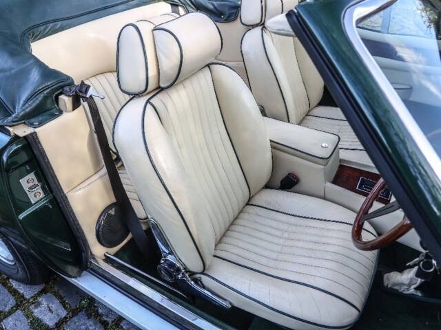 Aston Martin V8 EFi Volante