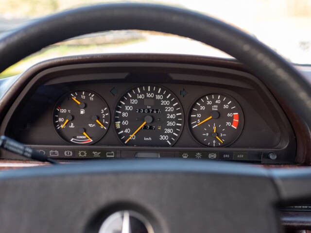 Mercedes-Benz 560 SEC