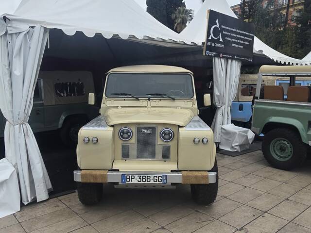 Land Rover 110