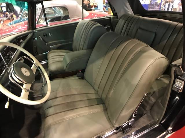 Mercedes-Benz 300 SE
