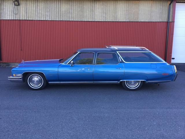 Image 1/9 of Cadillac Fleetwood American Sunroof Corporation (1972)