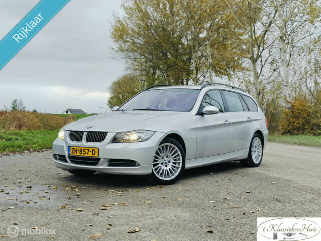 Image 1/32 of BMW 330xi Touring (2005)