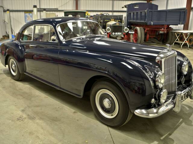Image 1/50 of Bentley R-Type Continental (1954)