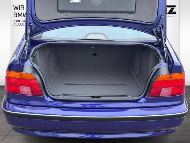 BMW 528i