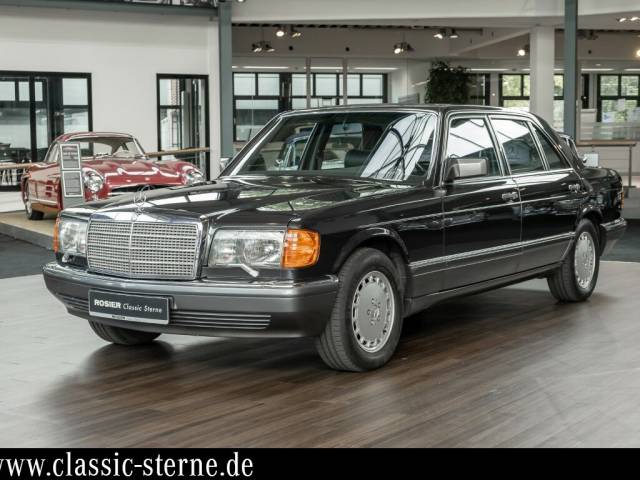 Mercedes-Benz 560 SEL