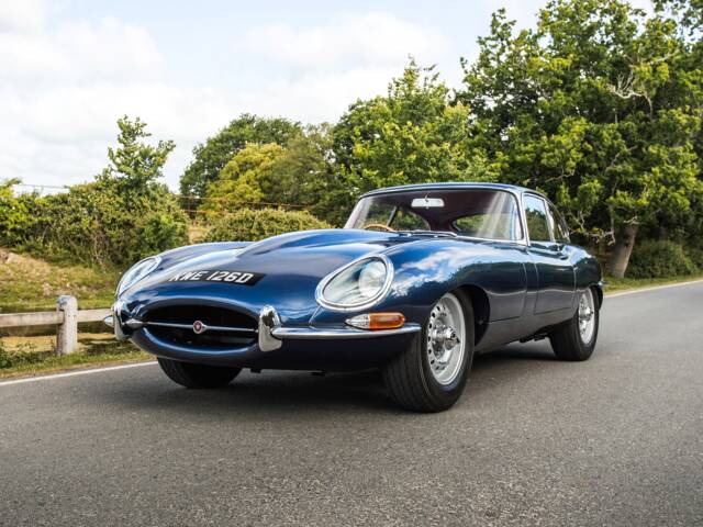 Immagine 1/50 di Jaguar E-Type 4.2 (1966)