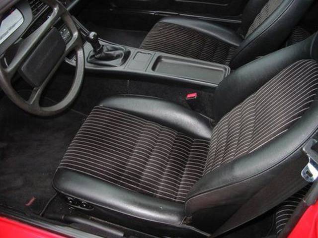 Porsche 944