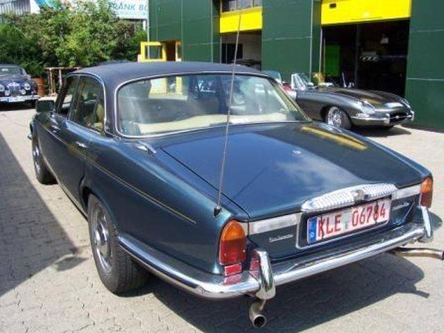 Daimler Double Six