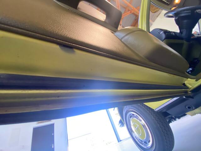 Mercedes-Benz 200 D