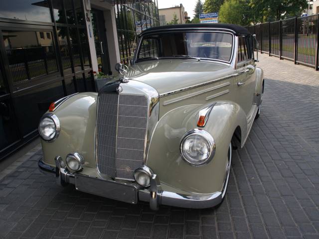 Mercedes-Benz 220 Cabriolet A