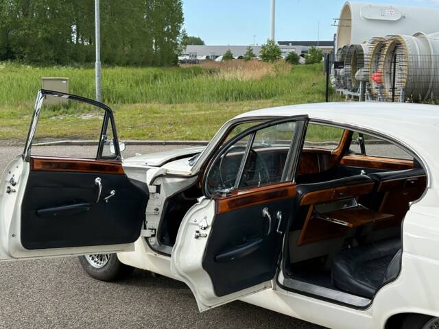 Jaguar Mk X 3.8