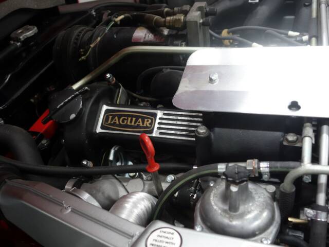 Jaguar E-Type V12