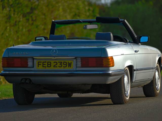 Mercedes-Benz 380 SL