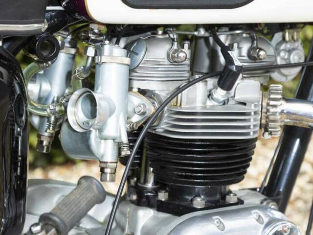 Triumph Bonneville T120TT