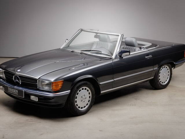 Imagen 1/44 de Mercedes-Benz 300 SL (1988)