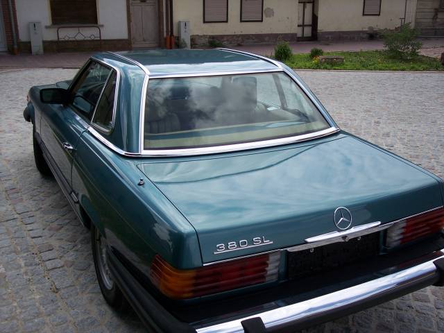 Mercedes-Benz 380 SL
