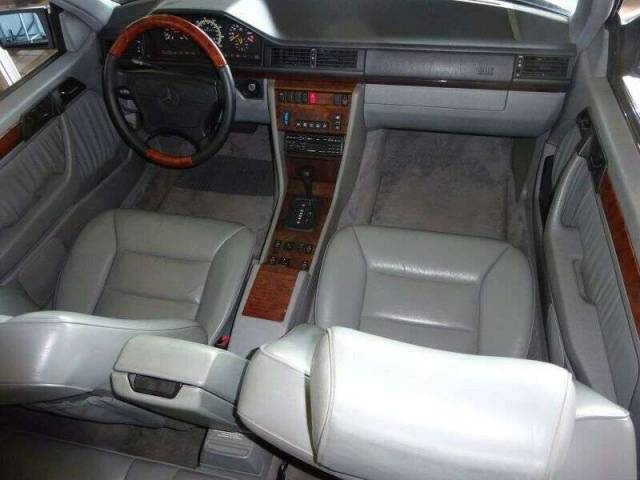 Mercedes-Benz E 320
