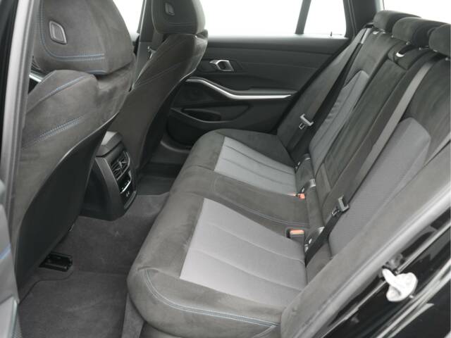 BMW 330i xDrive Touring