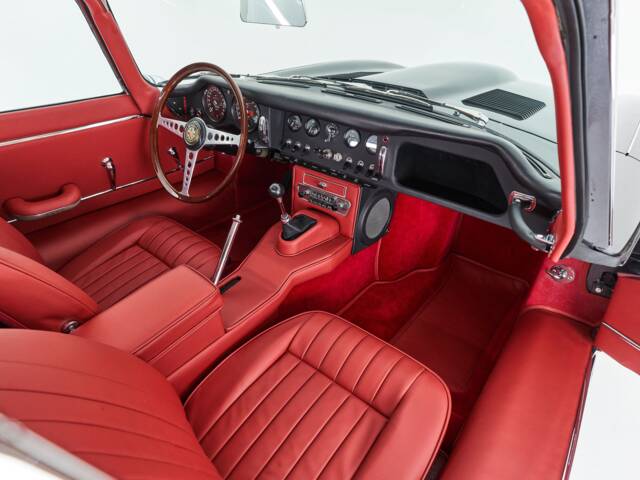 Jaguar E-Type 4.2