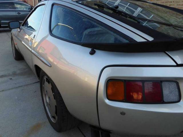 Porsche 928 S