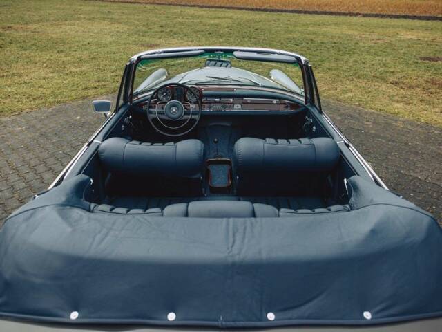 Mercedes-Benz 250 SE