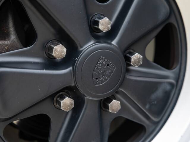 Porsche 911 Carrera 3.2 (WTL)
