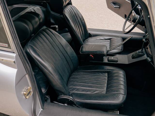 Jaguar E-Type V12 (2+2)