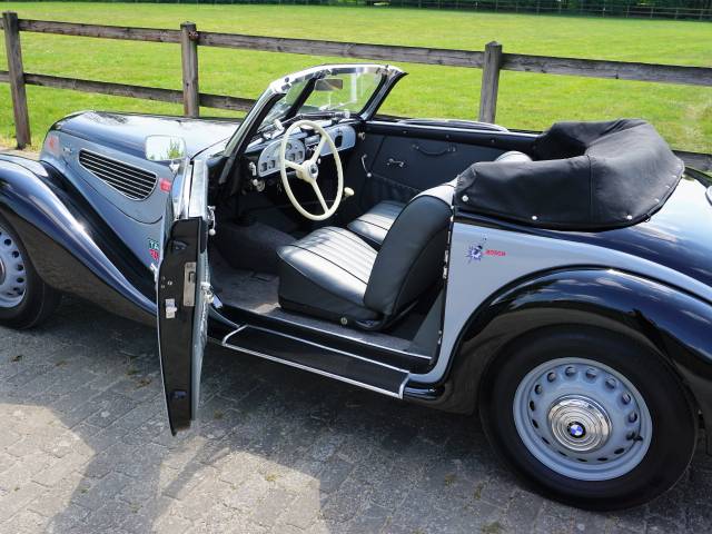 BMW 327