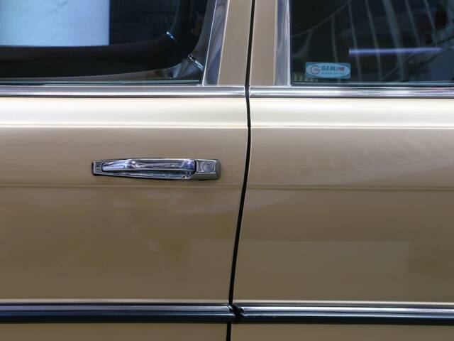 Mercedes-Benz 280 SE