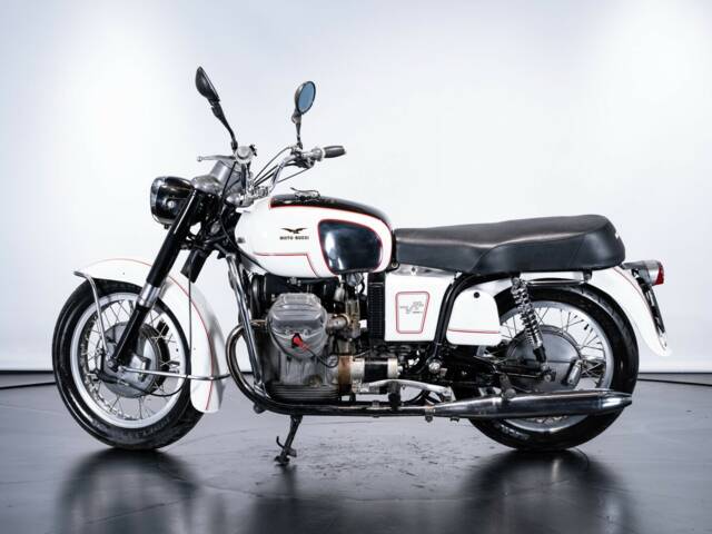 Moto Guzzi V 7