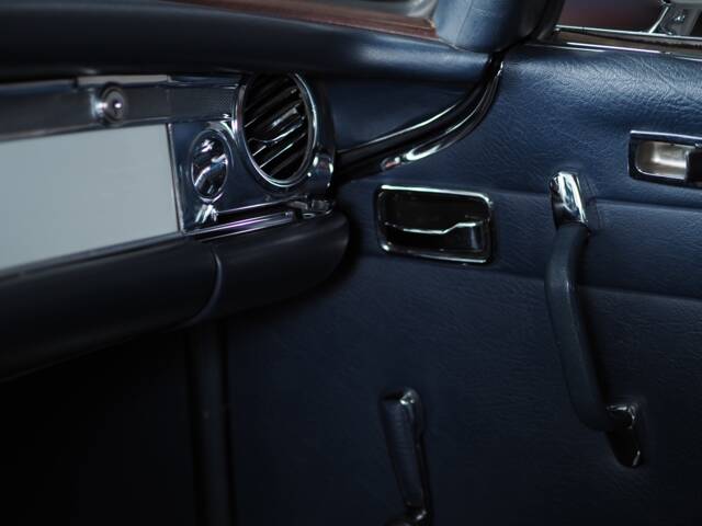 Mercedes-Benz 280 SL