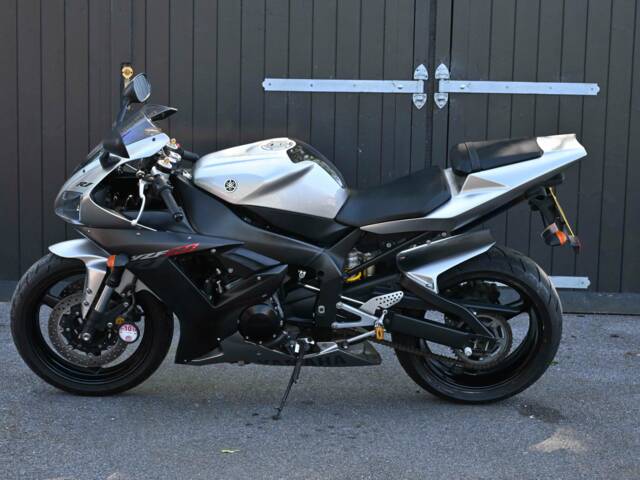Yamaha YZF-R1