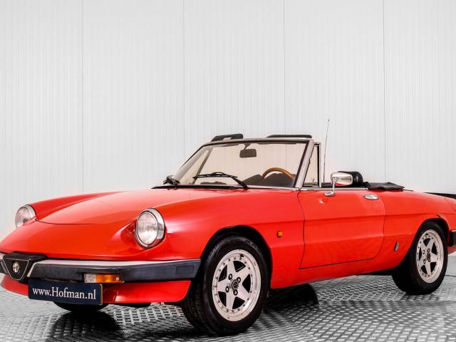 Imagen 1/50 de Alfa Romeo 1.6 Spider (1985)