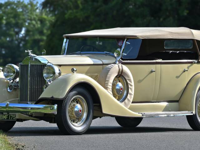 Packard Eight 1100