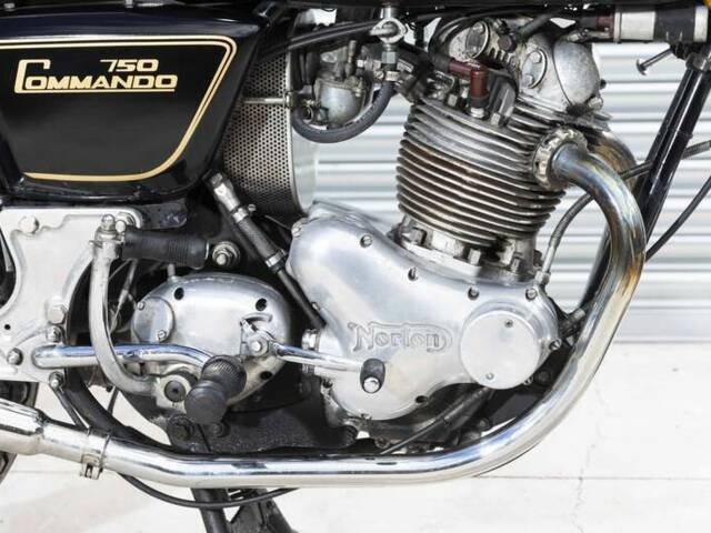 Norton Commando 750