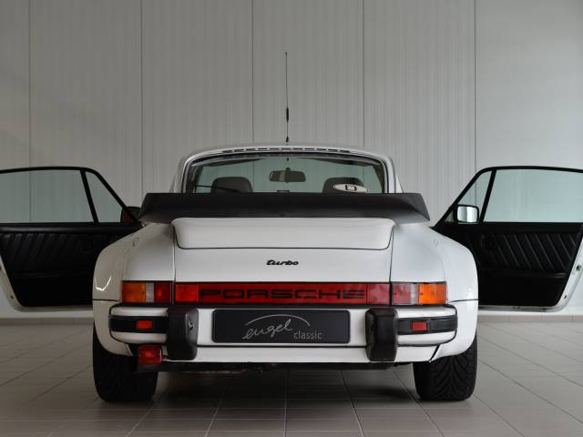 Porsche 911 Turbo 3.3