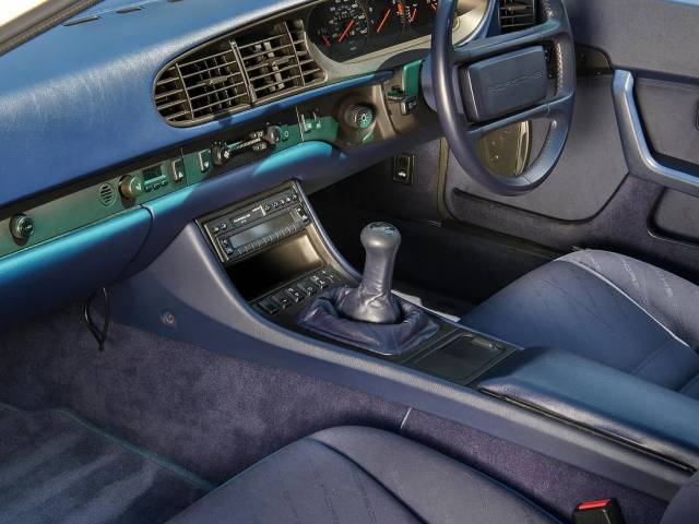 Porsche 944 S2