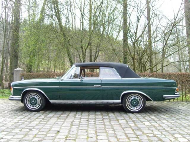 Mercedes-Benz 250 SE