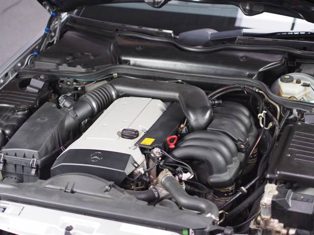 Mercedes-Benz SL 320