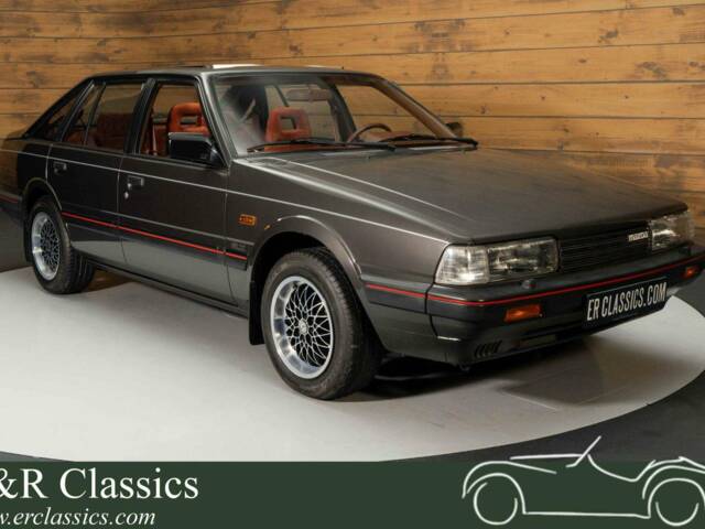 Image 1/20 de Mazda 626 2,0 GLX (1987)