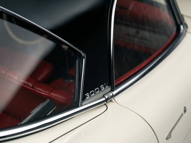 Mercedes-Benz 300 SL Roadster