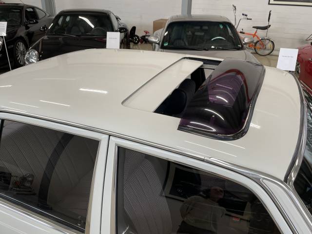 Mercedes-Benz 280 S