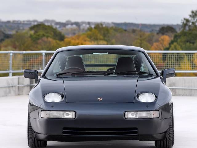 Porsche 928 S4